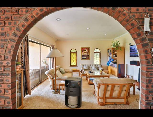 4 BEDROOM FREEHOLD TO LET IN WORLDS VIEW